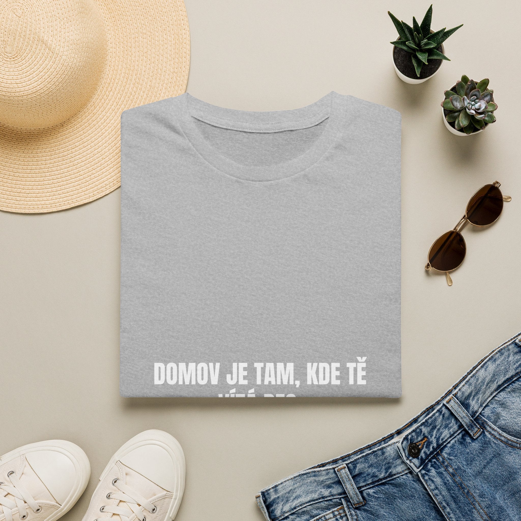 DOMOV JE TAM, KDE TĚ VÍTÁ PES.